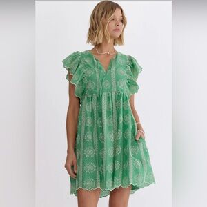 Apple Green Sleeveless Embroidered Dress Size Medium